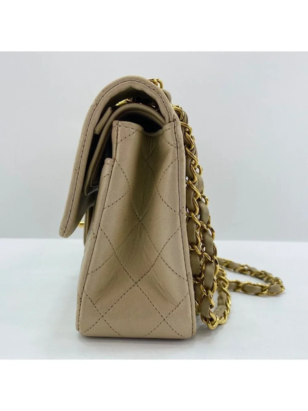 Chanel Shoulder Bag Quilted 23